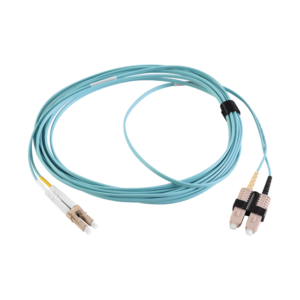 Jumper de Fibra ?ptica Multimodo 50/125 XGLO OM3, LC-SC Duplex, OFNR, Color Aqua, 3 Metros (9.84 Pies)