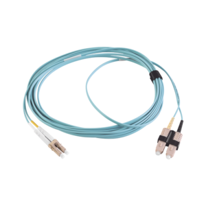 Jumper de Fibra ?ptica Multimodo 50/125 XGLO OM3, LC-SC Duplex, OFNR, Color Aqua, 5 Metros (16.40 Pies)