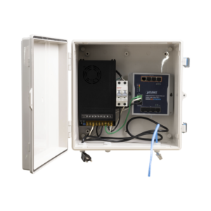 Switch para exterior / 8 puertos Gigabit con 4 puertos PoE 802.3at / Protecci??n tǸrmica 2P, 16A, Corriente Alterna 400 Vca