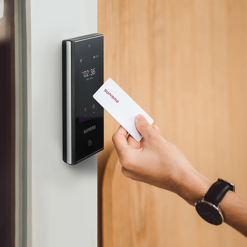 Lector Multitecnolgia de tarjetas Mifare, móviles atraves de Bluetooth - Imagen 3